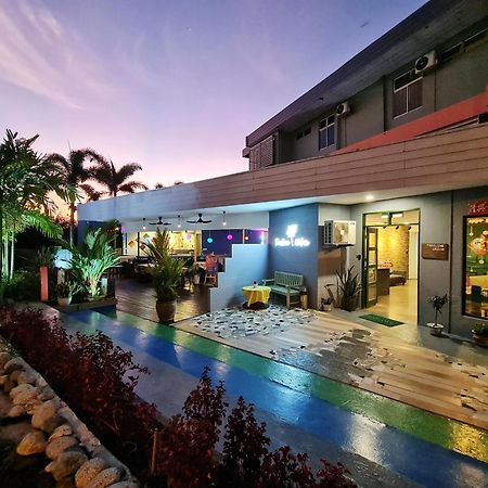 Treeline Urban Inn Кота-Кинабалу Экстерьер фото