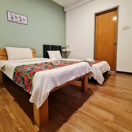 Treeline Urban Inn Кота-Кинабалу Экстерьер фото